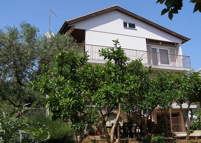 Lejlighed Vallelunga Pula